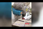 بار غیر متعارف یک پراید وسط شهر! +فیلم