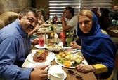 احمد ایراندوست و همسرش در یک رستوران لاکچری +عکس