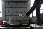 روش عجیب گرم کردن پا در سرمای تگزاس!+عکس