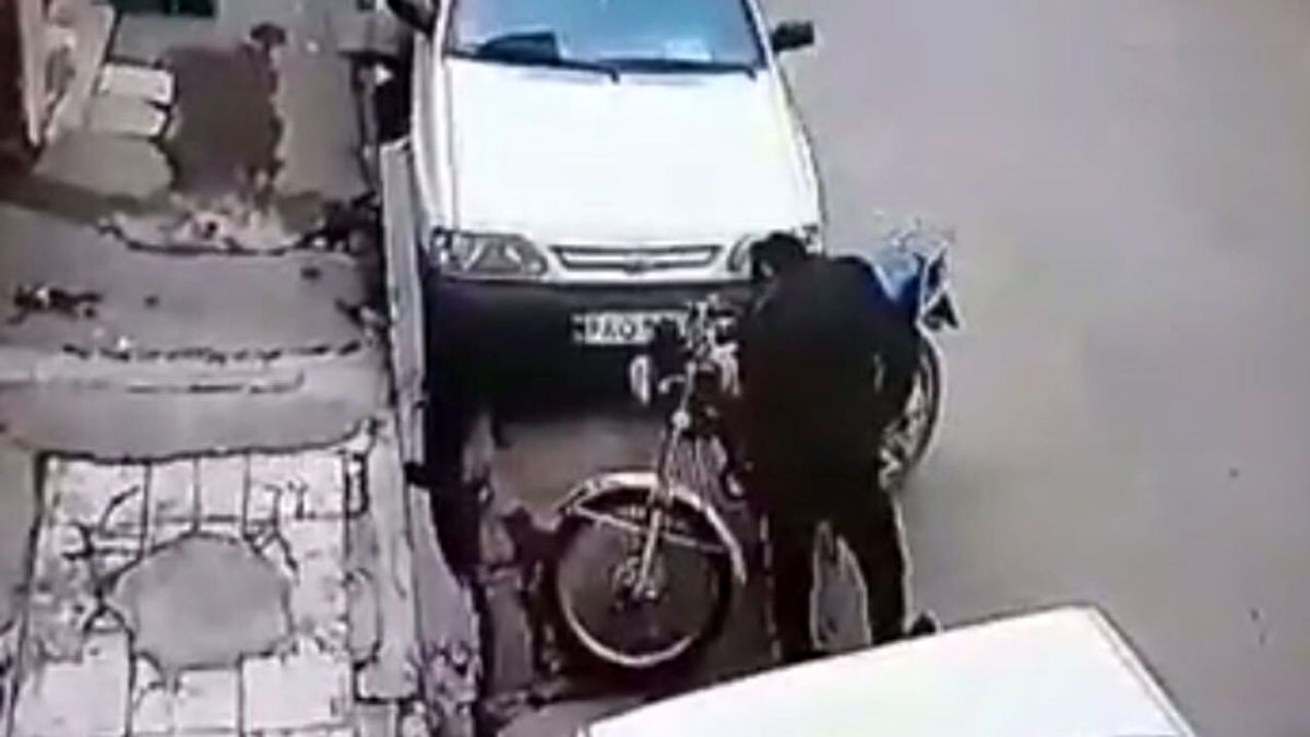 سرقت دیدنی یک موتور سیکلت+ فیلم